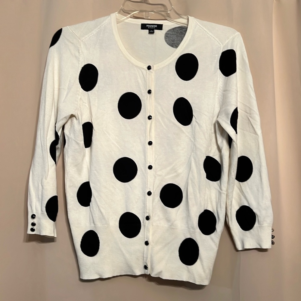 Premis studio woman’s large cream polka dot sweater 3/4 sleeve with fancy button